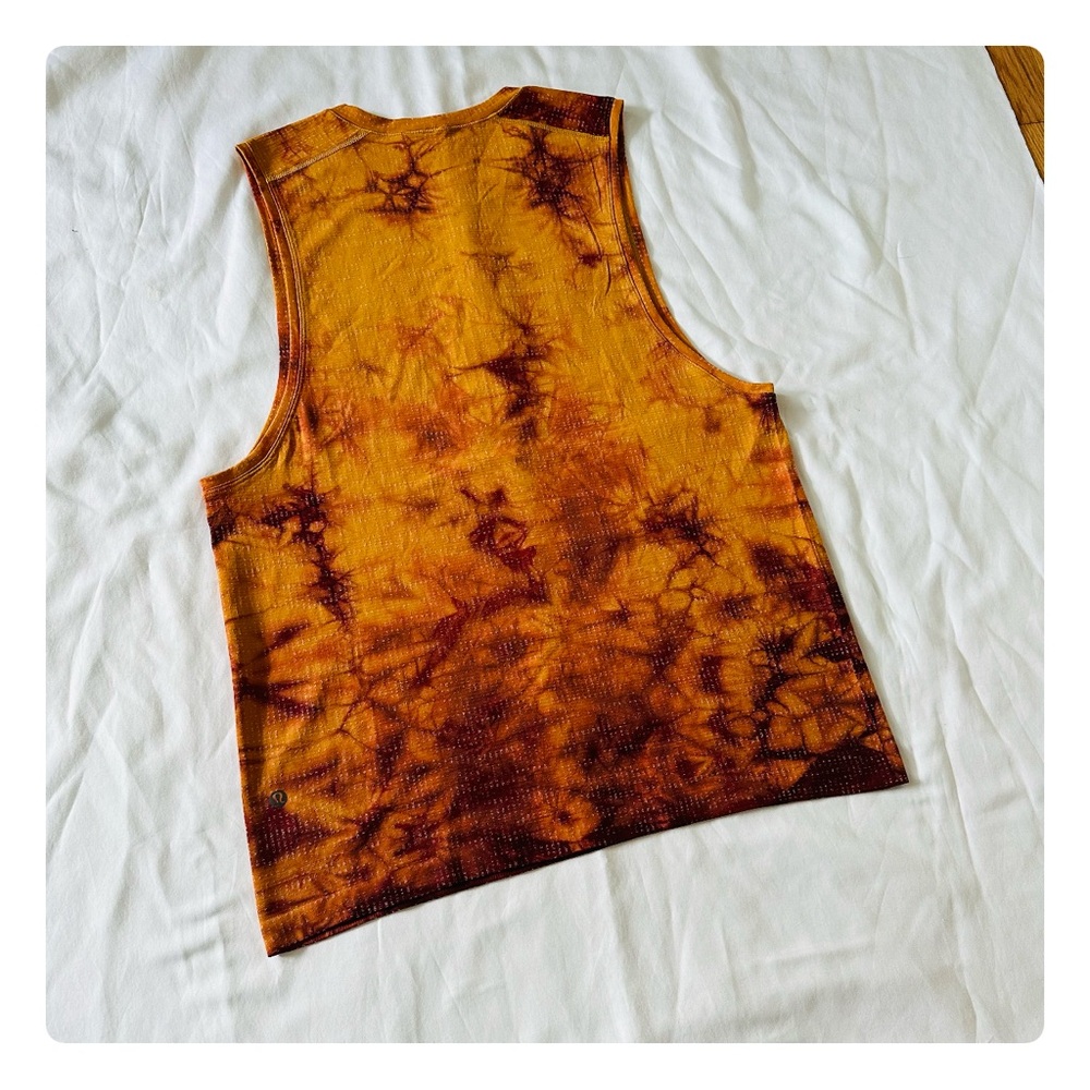 β
Lululemon Menβs Metal Vent Tech 2.0 Tie Dye Tank Top - Orange/Yellow β
- Picture 8 of 17
